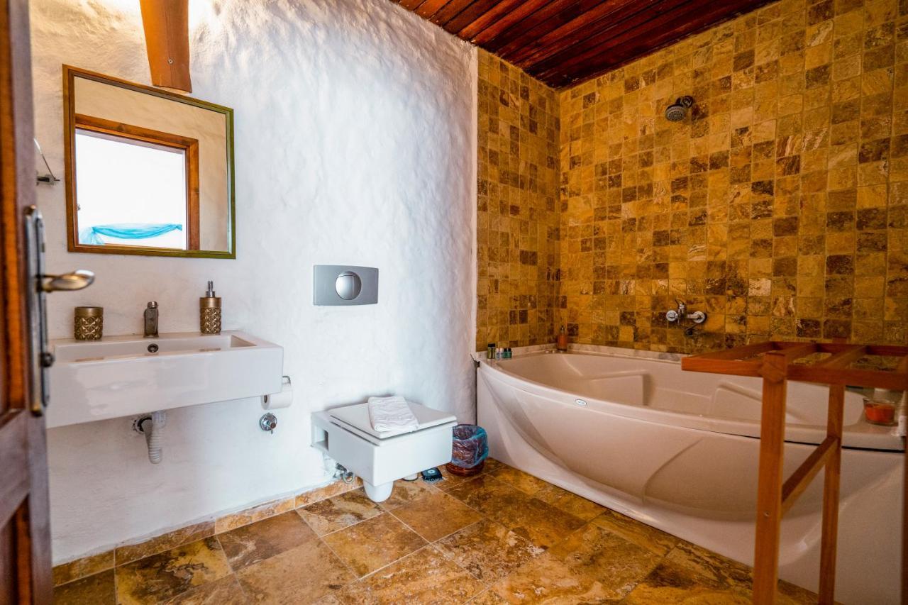 Lale Lodge Hotel Alaçatı Ngoại thất bức ảnh